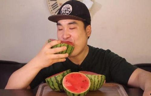 伦敦吃瓜网红是哪里人呀,他/她究竟来自何方? 第1张 伦敦吃瓜网红是哪里人呀,他/她究竟来自何方? 第1张